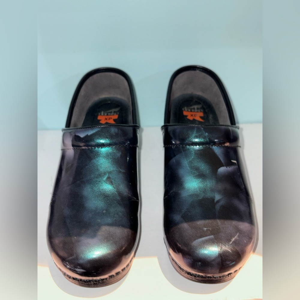 Women's Dansko XP Iridescent Metallic Blue Clogs Size 40 (US 9.5)